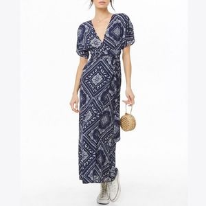 Forever 21 Bandana Paisley Print Maxi Dress